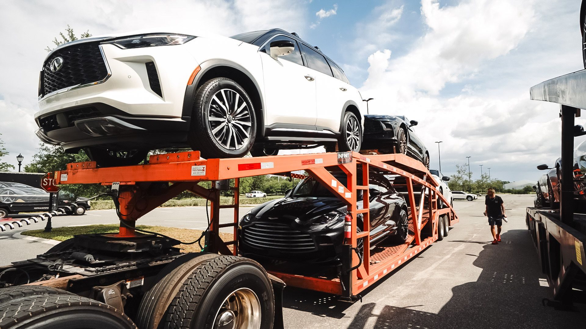 High-Volume Transport — vehicles loaded on an SBN carrier